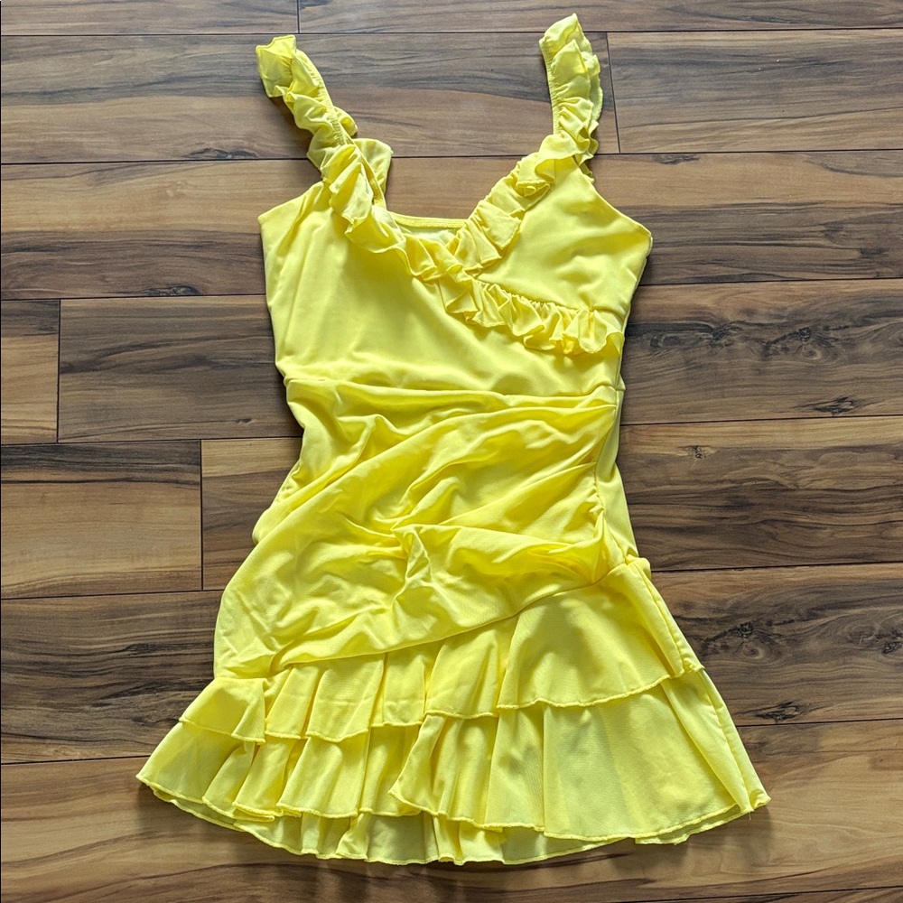 Yellow Dress - Picture 3 of 3